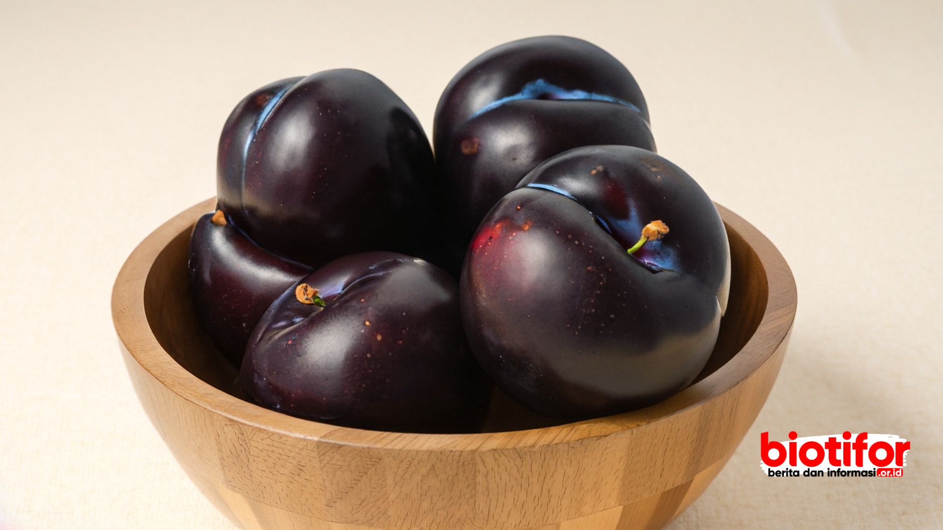 Manfaat Buah Plum Hitam