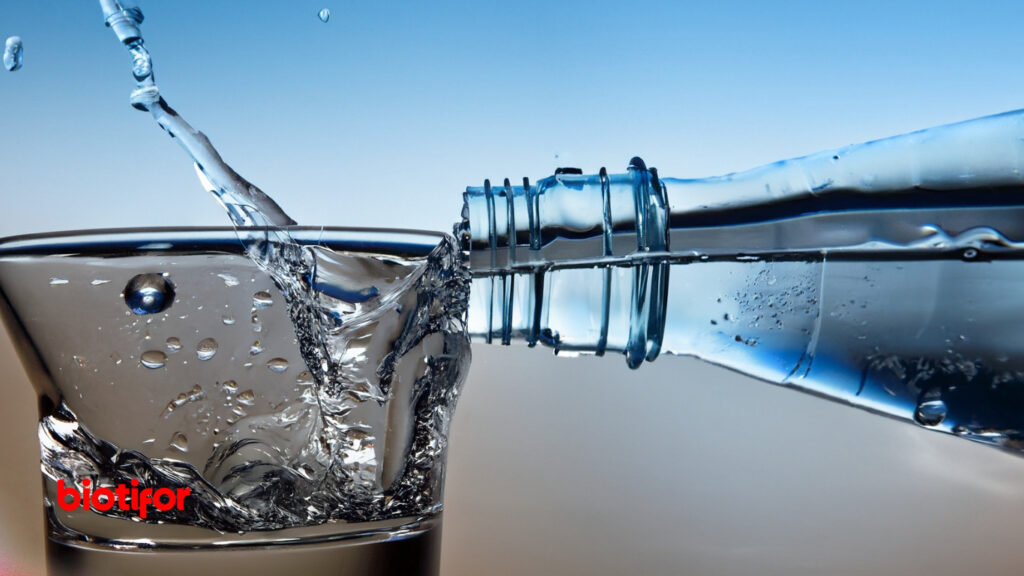 Minum Banyak Air Putih - Cara Mengatasi Hidung Tersumbat