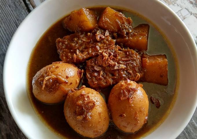 Semur Telur dalam Budaya Indonesia